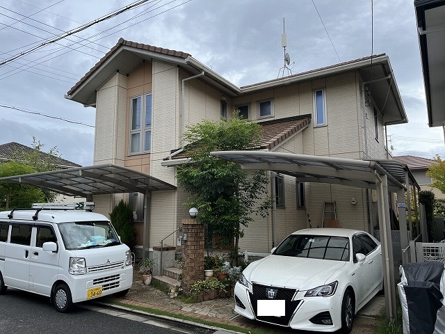 羽曳野市にて、ダイワハウスのお家の現地調査へ！チョーキング・外壁のひび割れ・シーリング材の劣化が気になります。